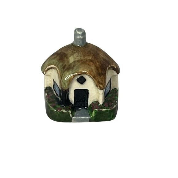 Devonmoor Umbrella Cottage Lyme Regis China Cottage - Picture 1 of 5